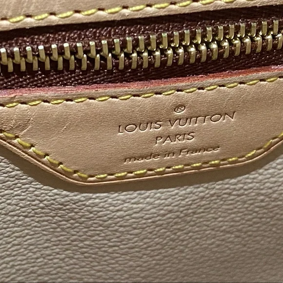 βοΈSOLD βοΈ Louis Vuitton Petit (PM) Bucket Bag - Picture 11 of 14